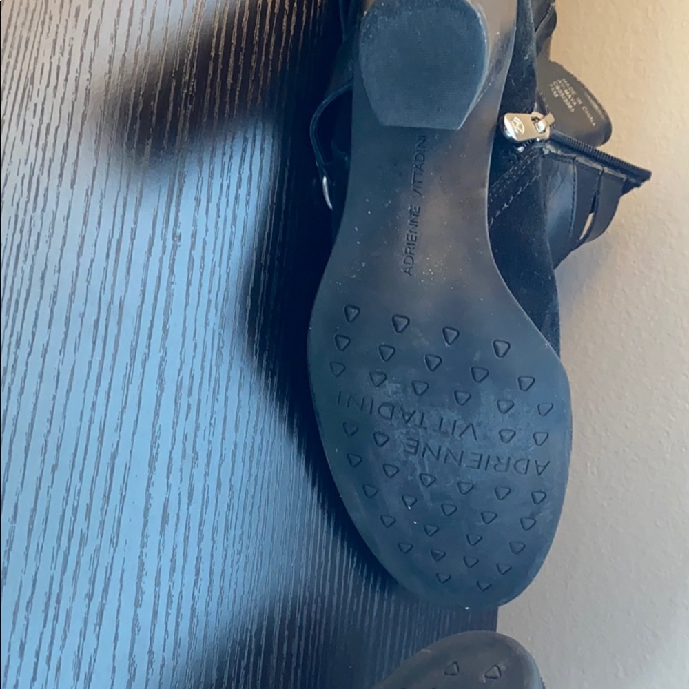 Black ankle boots with heel - Picture 3 of 4